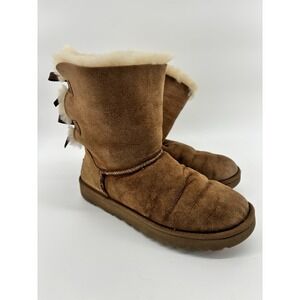 UGG BAILEY BOW II CHESTNUT SUEDE SHEEPSKIN WOMEN'S BOOTS 1018225 US9/UK7.5/EU40